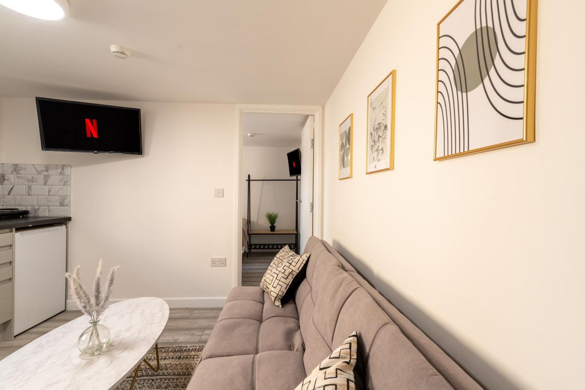 Cosy Cardiff Apartments - Garden Lounge Exterior photo