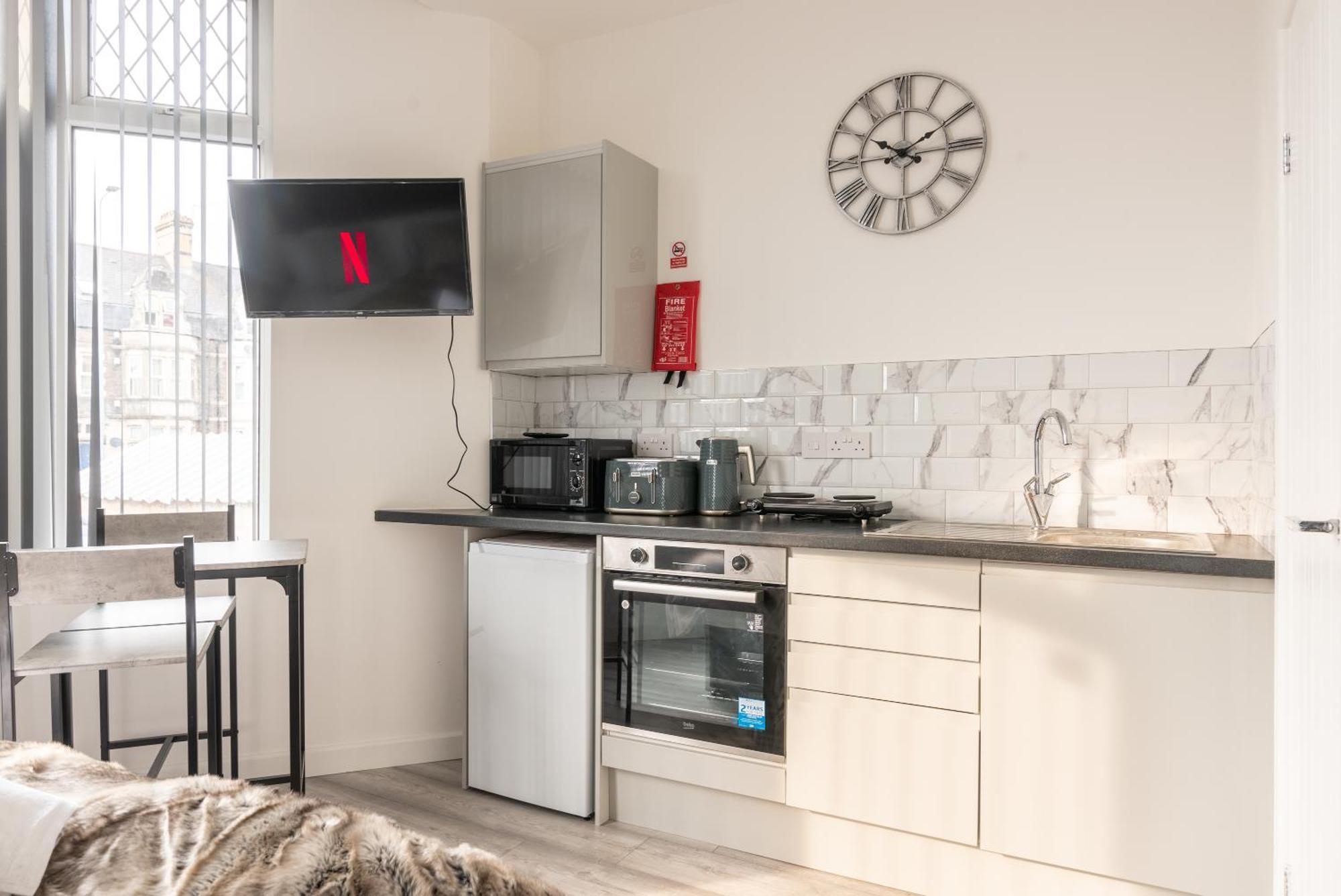 Cosy Cardiff Apartments - Garden Lounge Exterior photo