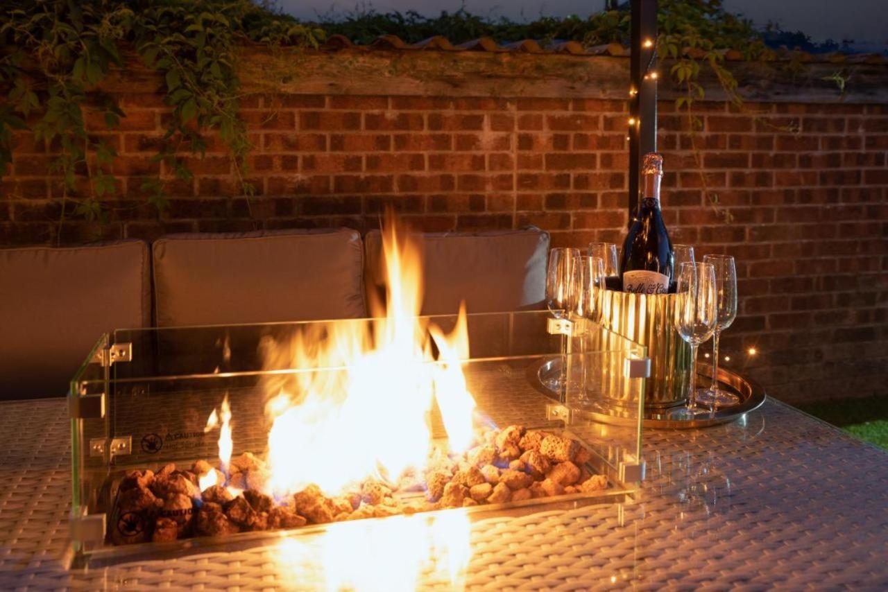 Cosy Cardiff Apartments - Garden Lounge Exterior photo