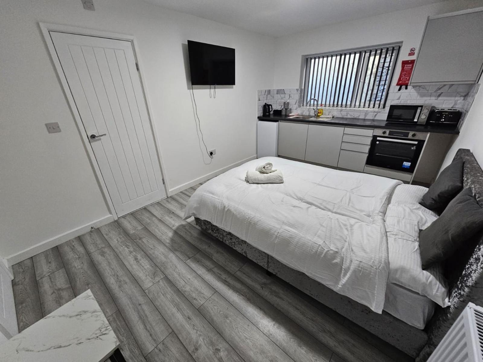 Cosy Cardiff Apartments - Garden Lounge Exterior photo